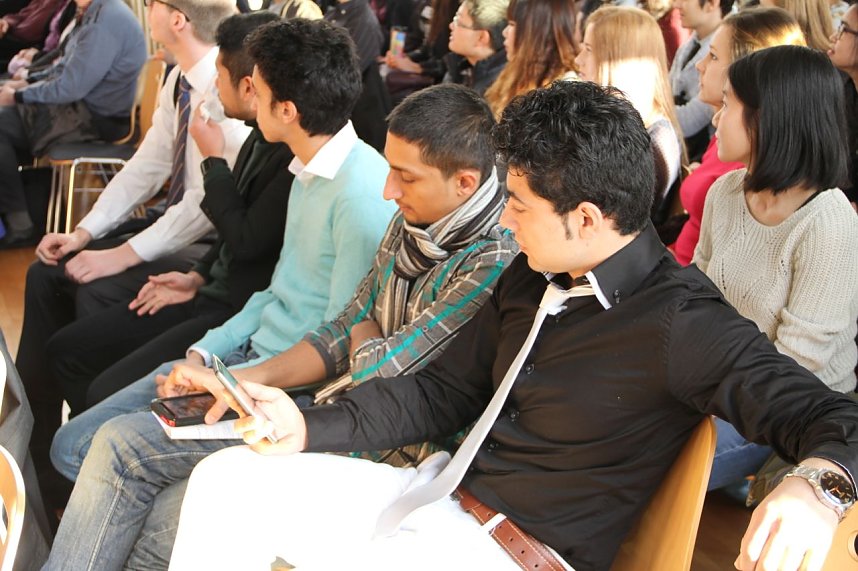 Die Absolventen des Studienkollegs erhielten heute ihre Zeugnisse