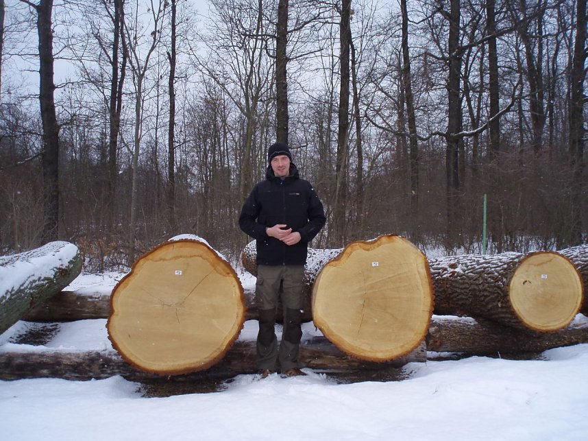 Unter dem Hammer: Privatf&ouml;rster Michael H&uuml;bner aus Stolberg bei seinen Supereichen