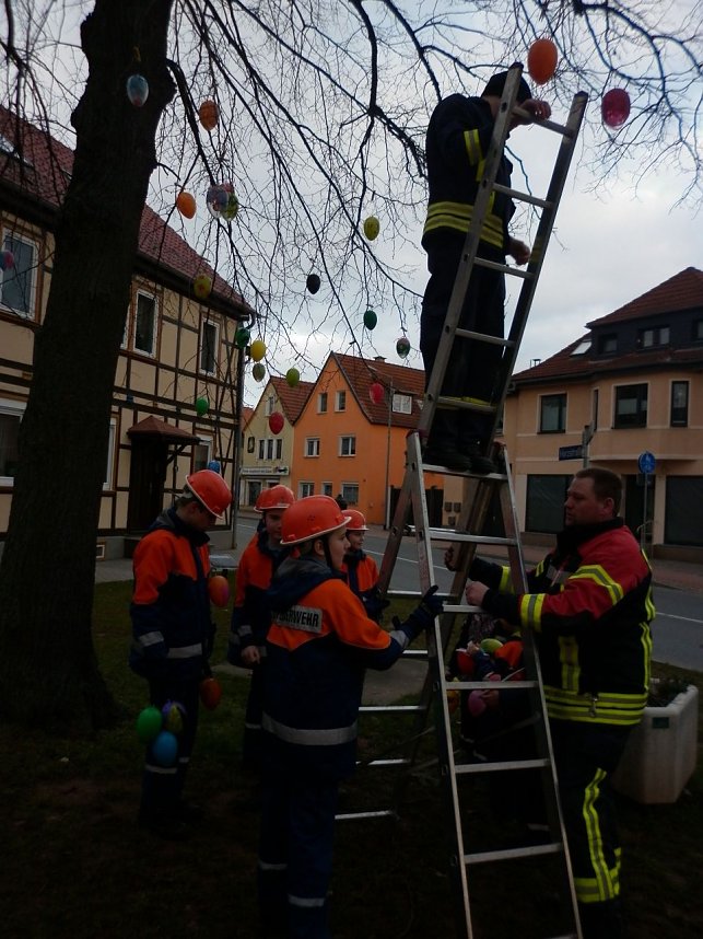Osterbaum in Niedersachswerfen geschm&uuml;ckt