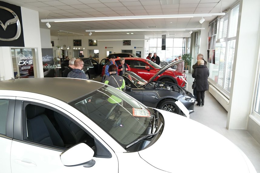 Neue Modelle in neuem Ambiente