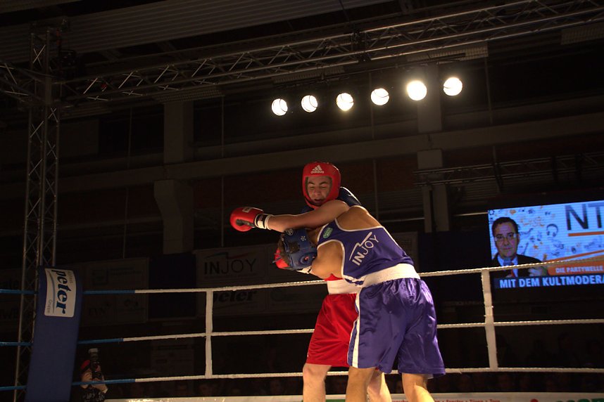 Boxnacht in der Nordh&auml;user Ballspielhalle