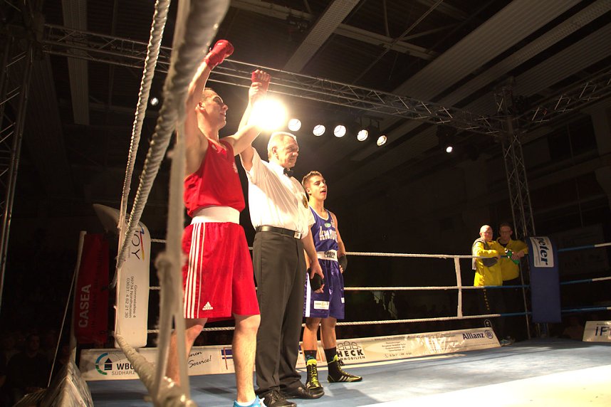 Boxnacht in der Nordh&auml;user Ballspielhalle