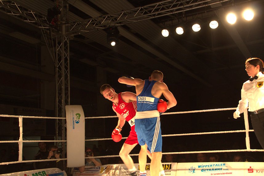 Boxnacht in der Nordh&auml;user Ballspielhalle