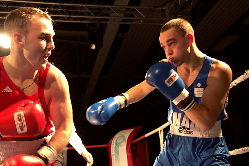 Boxnacht in der Nordh&auml;user Ballspielhalle