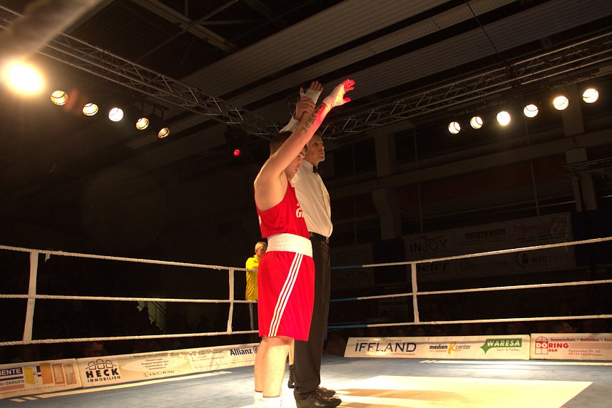 Boxnacht in der Nordh&auml;user Ballspielhalle