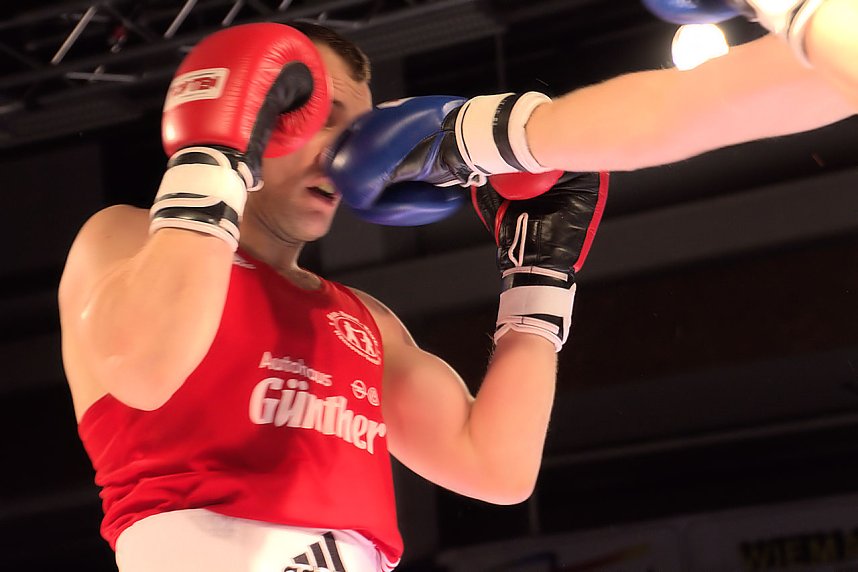Boxnacht in der Nordh&auml;user Ballspielhalle