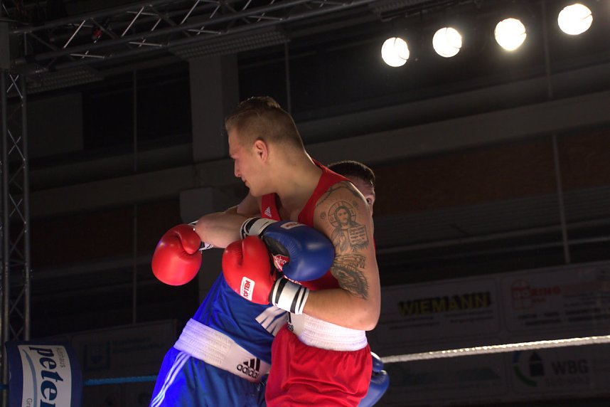 Boxnacht in der Nordh&auml;user Ballspielhalle
