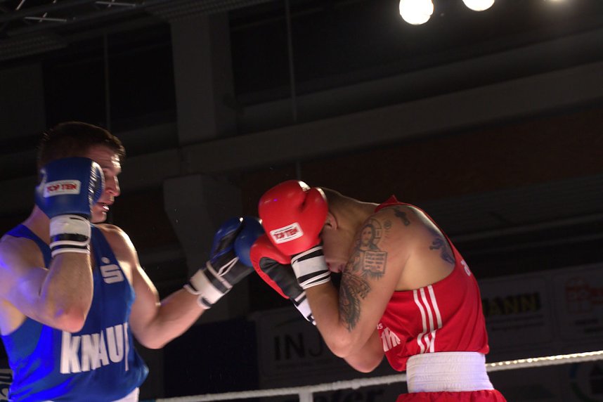 Boxnacht in der Nordh&auml;user Ballspielhalle