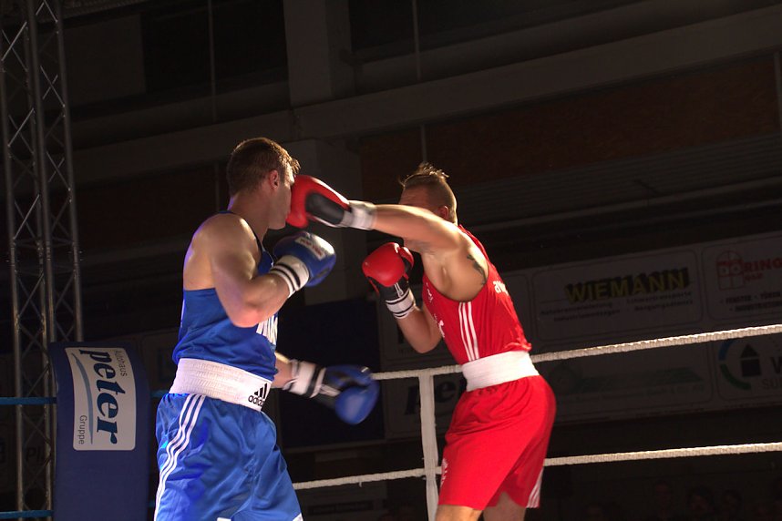 Boxnacht in der Nordh&auml;user Ballspielhalle
