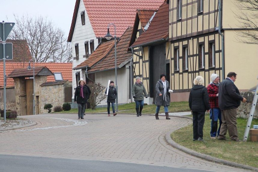 1.500 Ostereier angehangen