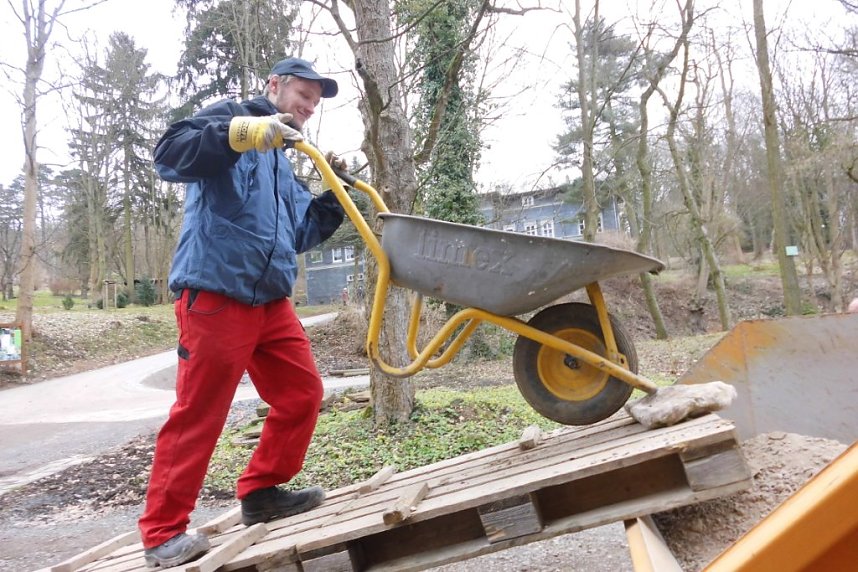 Studentische Hilfe im Park: Initiator Stephan Ostermann