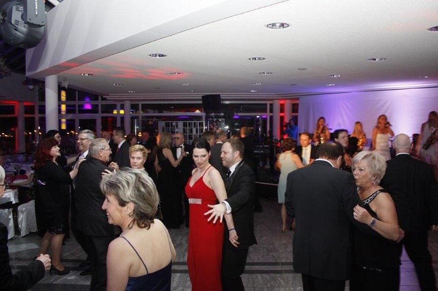 21. Fr&uuml;hlingsball im Autohaus Peter