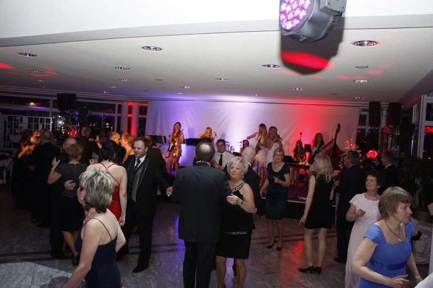 21. Fr&uuml;hlingsball im Autohaus Peter