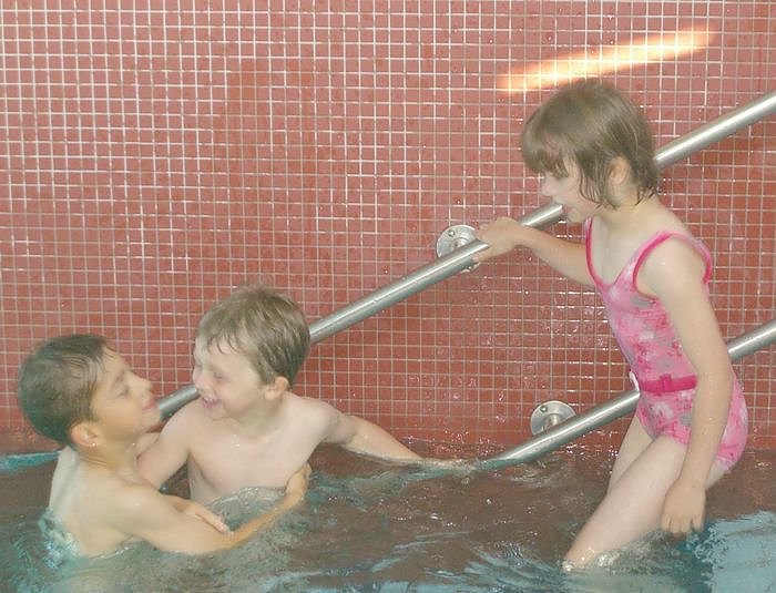 Um die Wette geschwommen