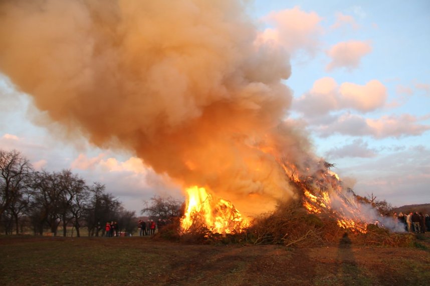 Osterfeuer &uuml;ber Krimderode 2016