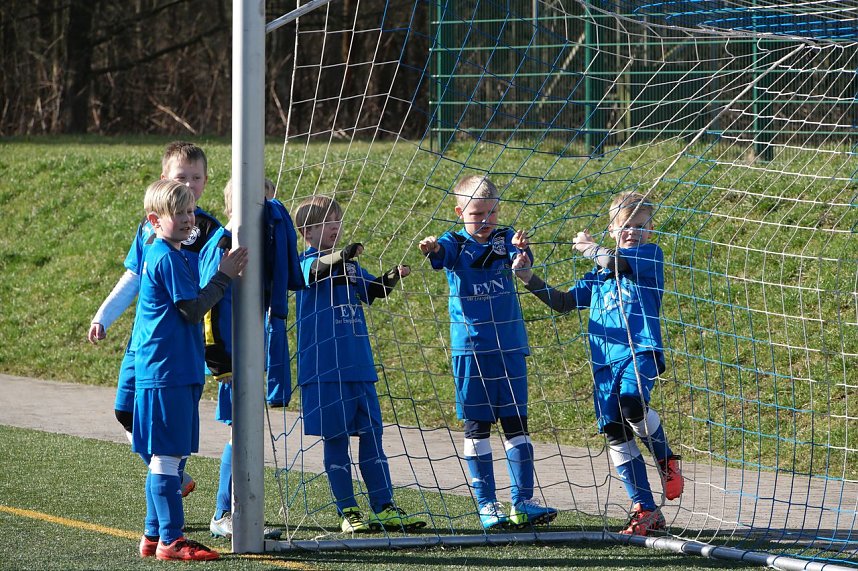 Das Fu&szlig;ball-Ferien-Camp hat begonnen