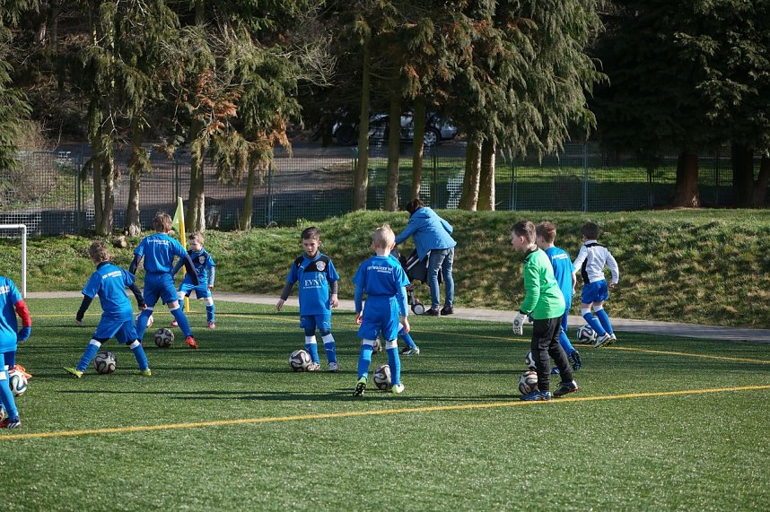 Das Fu&szlig;ball-Ferien-Camp hat begonnen