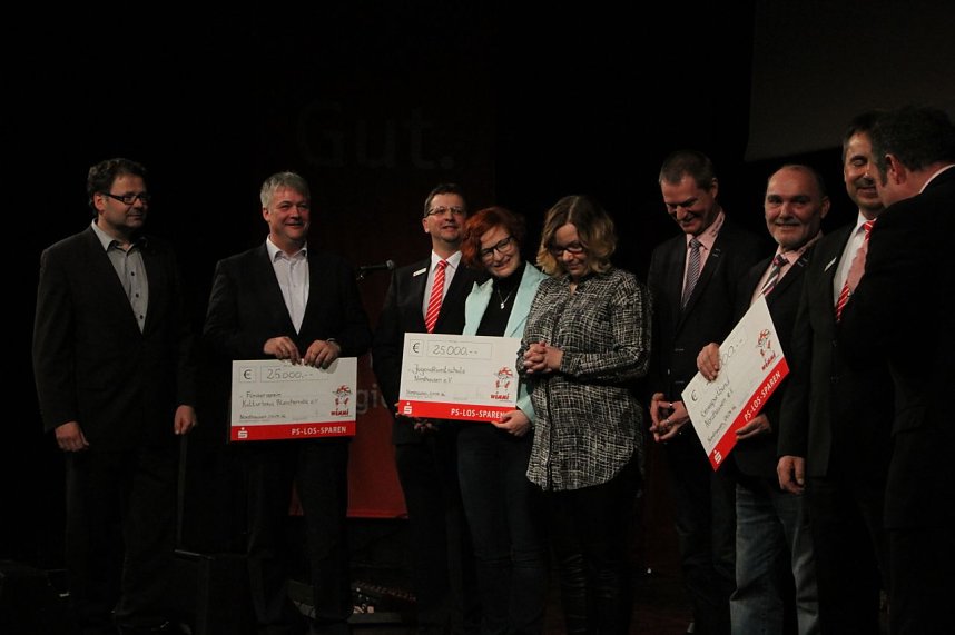 Zu ihrem 175. Geburtstag lud die Kreissparkasse am Freitag Abend zum Benefizkonzert mit Heinz Rudolf Kunze