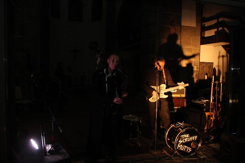 Geburtagsparty mit Rock und Dudelsack - vor der Frauenbergkirche wurde gestern f&uuml;r einen guten Zweck gefeiert