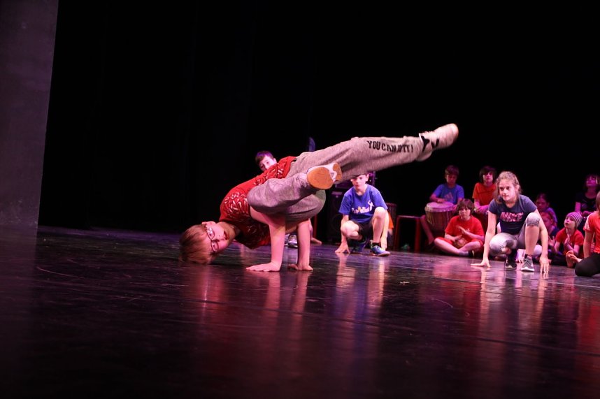 No money - pure honey - die Kinder des Zirkus Zappelini zeigten am Abend, was sie drauf haben