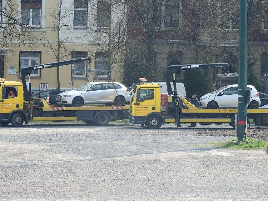Fr&uuml;hjahrsputz auf dem August-Bebel-Platz in Nordhausen