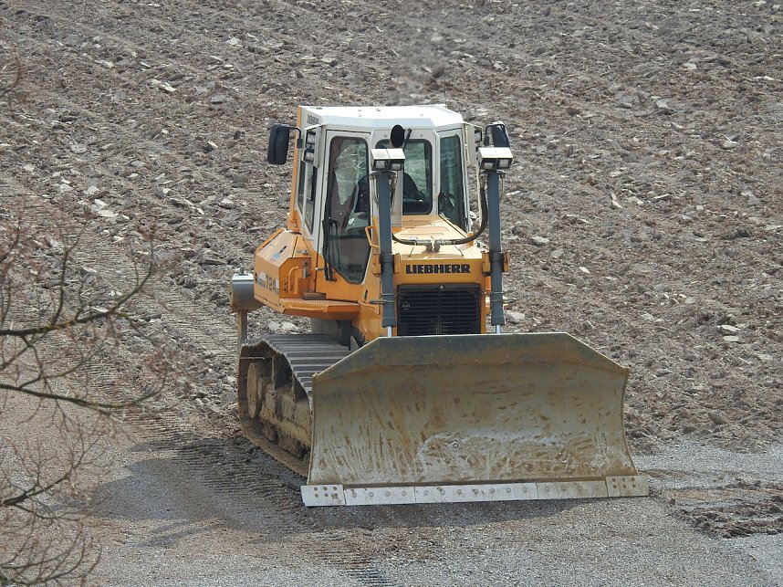 Fr&uuml;hjahrsputz auf dem August-Bebel-Platz in Nordhausen