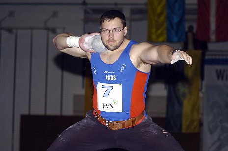 Januar: Kugelsto&szlig;-Indoor Wiedigsburghalle