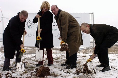 Februar: Spatenstich f&uuml;r Solaranlage