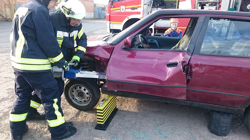 Lehrreiche &Uuml;bung des Feuerwehrnachwuchses