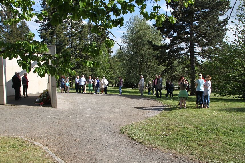 Kranzniederlegung zum Tag der Befreiung