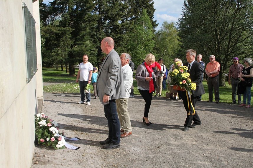 Kranzniederlegung zum Tag der Befreiung