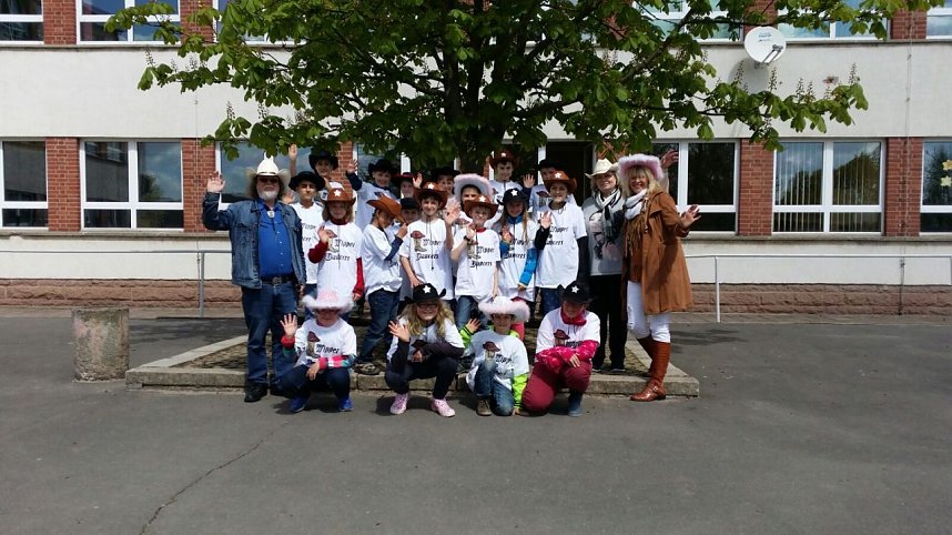 Tanzen f&uuml;r einen guten Zweck an der Grundschule Wipperdorf