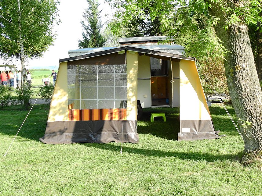 Ossi-Camping am H&uuml;nstein