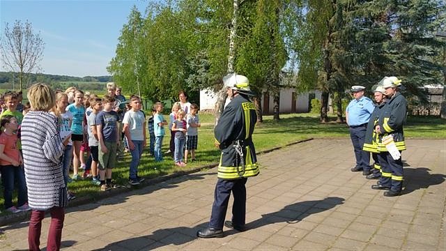 &Uuml;bung f&uuml;r den Ernstfall an der Grundschule Wipperdorf