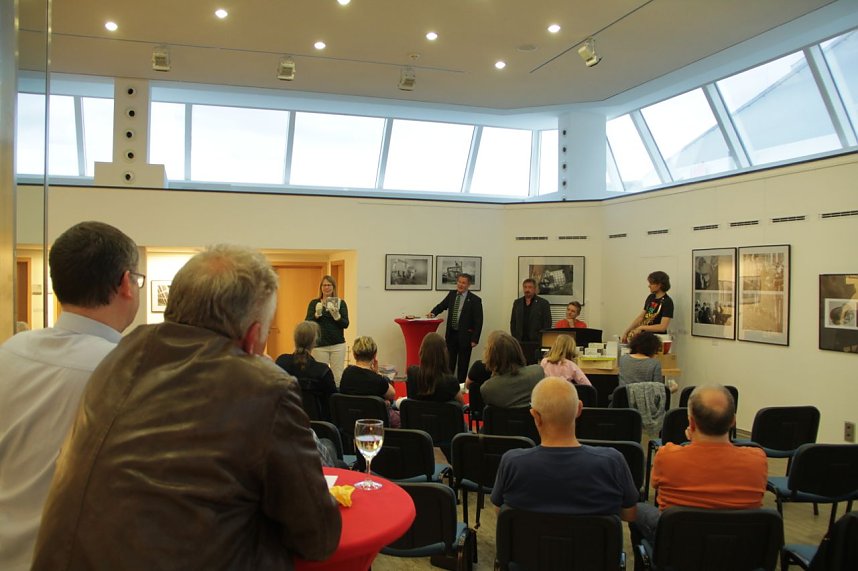 Versteigerung f&uuml;r den Nordh&auml;user Jazzclub in der Kreissparkasse