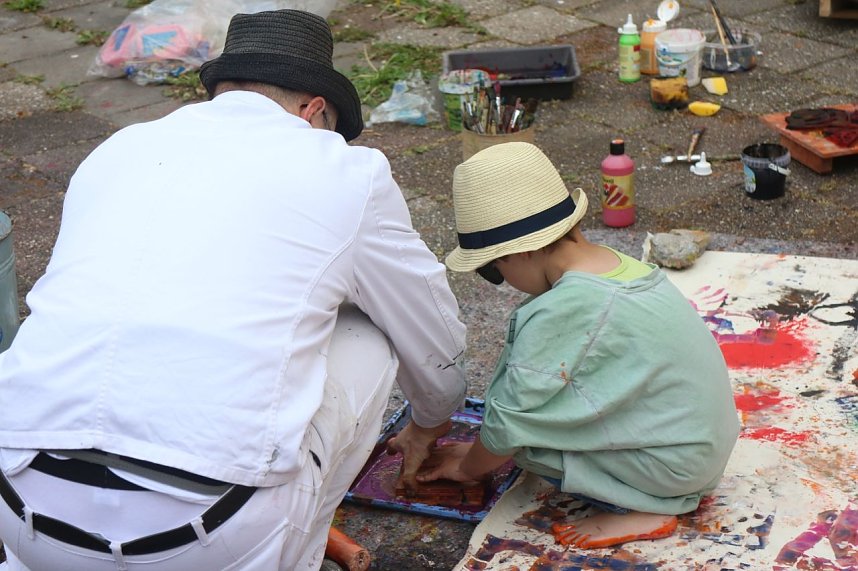 Actionpainting an der Jugendkunstschule