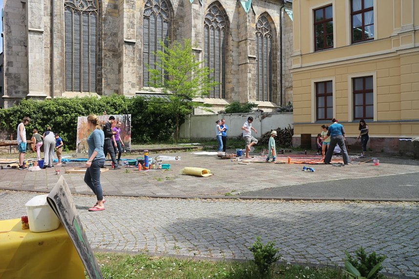 Actionpainting an der Jugendkunstschule
