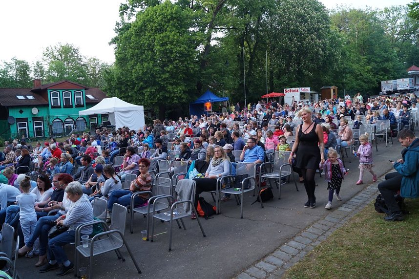 Taschenlampenkonzert im Gehege