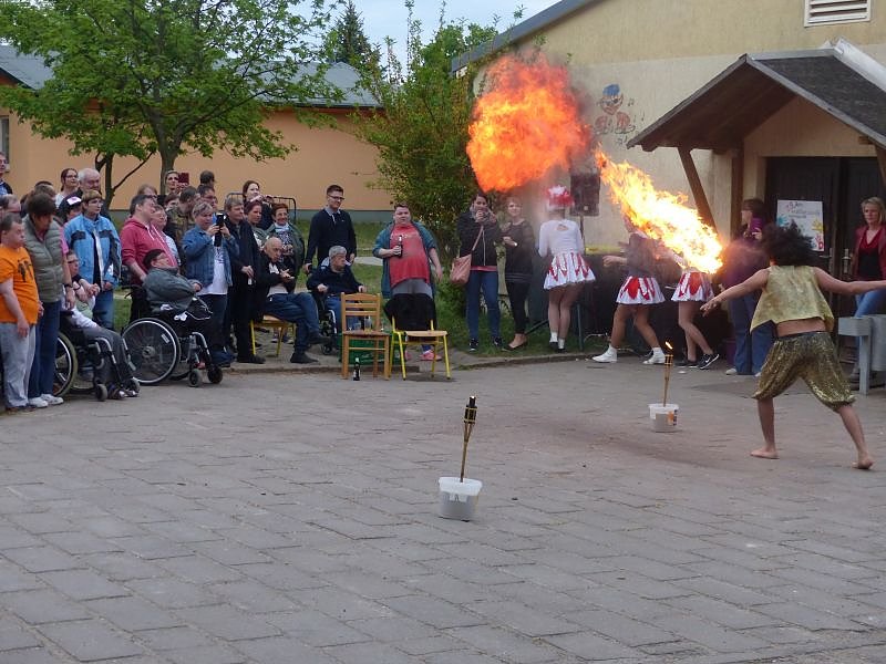 Die Wohnheime der Nordth&uuml;ringer Lebenshilfe feierten den 25. Geburtstag der GmbH auf der Feuerkuppe