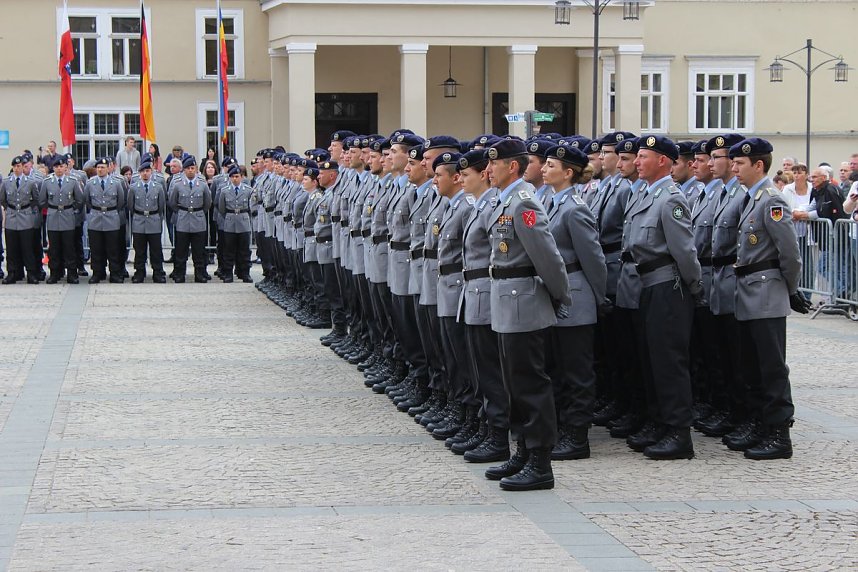 Vereidigung auf dem Marktplatz