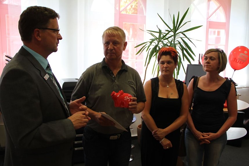 Sieben gl&uuml;ckliche Gewinner kamen beim gro&szlig;en Vereinsvoting der Sparkasse aus Harztor