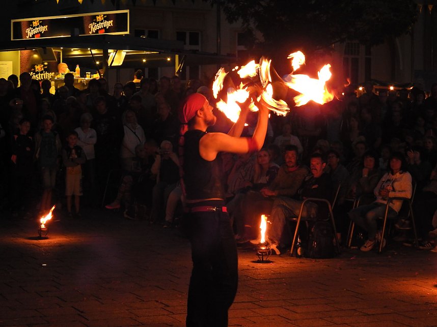 Extase vor dem Theater