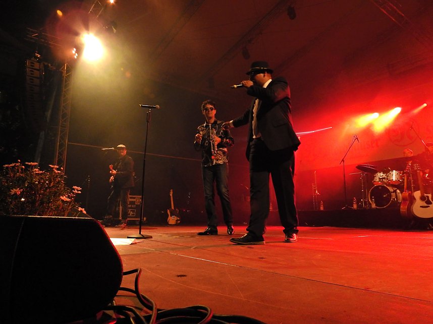 Extase vor dem Theater