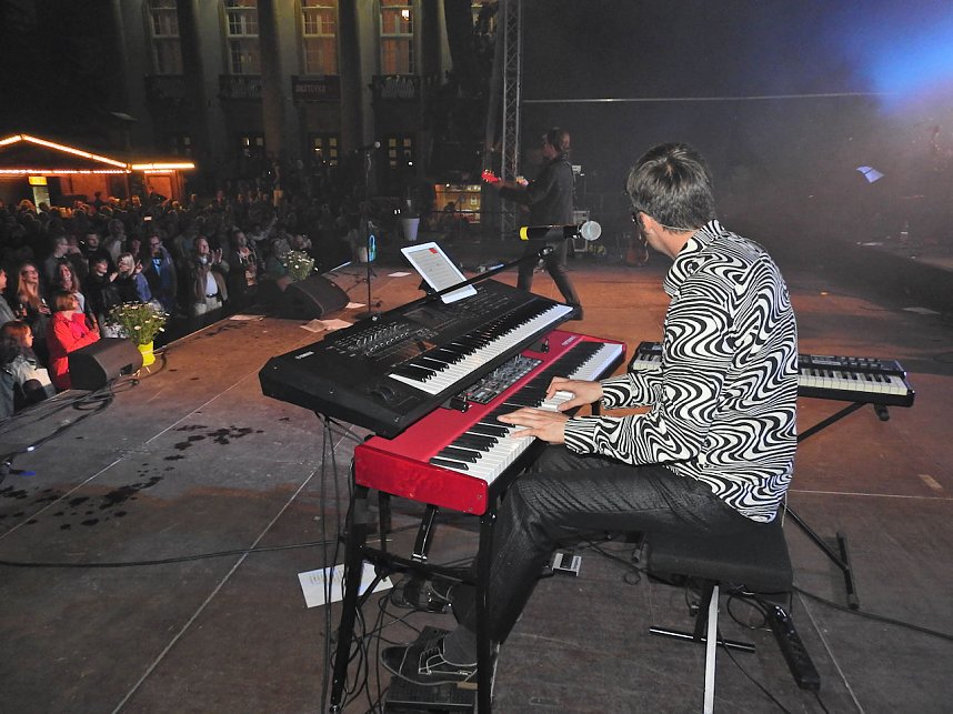 Extase vor dem Theater