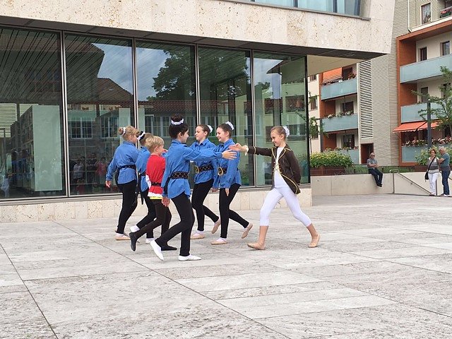 Tanzstudio Radeva bereichert das Rolandsfest