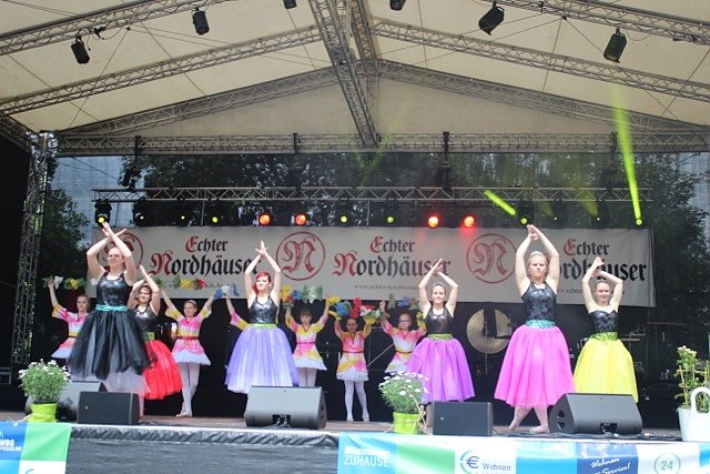 Das Tanzstudio Radeva gab auf dem Rolandsfest die Highlights ihres Repertoires zum Besten