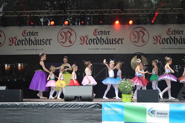 Das Tanzstudio Radeva gab auf dem Rolandsfest die Highlights ihres Repertoires zum Besten