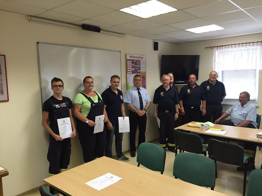 Eine Feuerwehrfrau und ihre m&auml;nnlichen Kameraden kamen aus den Wehren: Bleicherode, Ellrich, Gro&szlig;- und Kleinwerther, Heringen, Ilfeld, Lipprechterode, Neustadt/Osterode, Niedersachswerfen, Petersdorf, S&uuml;lzhayn und Woffleben.