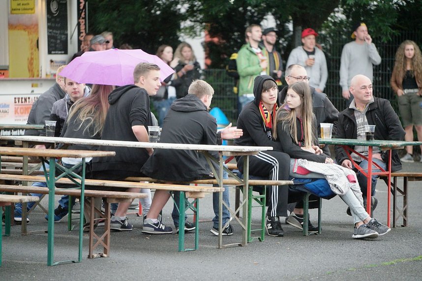 Fans gucken Deutschland gegen Polen