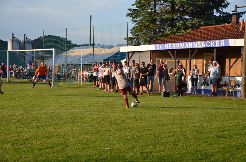 Elfmeter-Thriller zum Lokal-Derby Buchholz vs. Hermannsacker